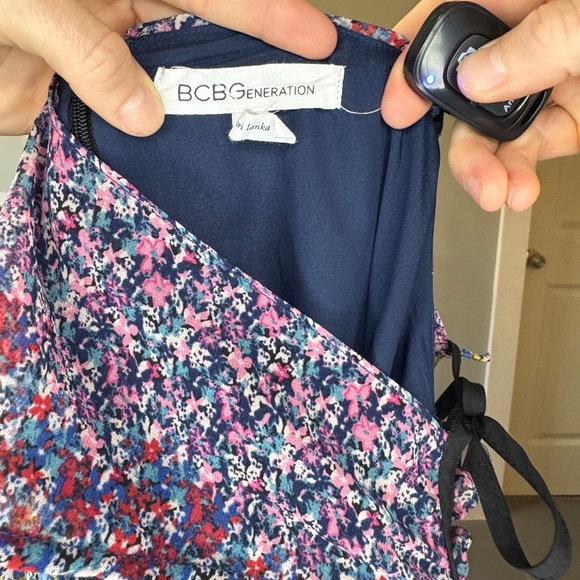 ✨BCBGeneration Floral Halter Maxi Dress – Size 8✨ - Picture 3 of 4